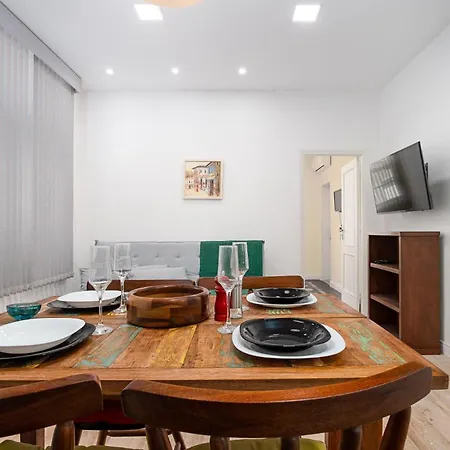 Apartamento em Copacabana com Varanda 2 quartos-3