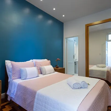 Apartamento em Copacabana com Varanda 2 quartos-2